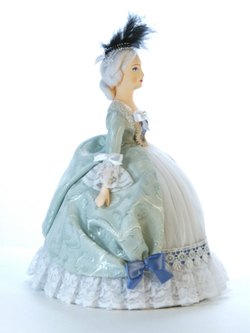 Кукла коллекционная в женском придворном костюме 18 века