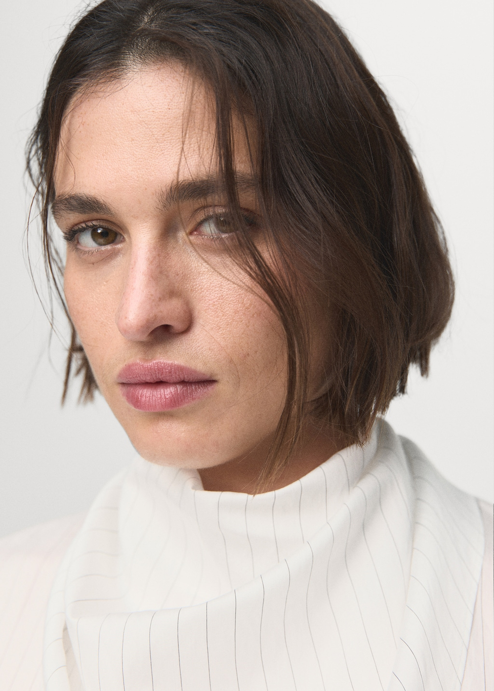 Блузка в полоску с платком