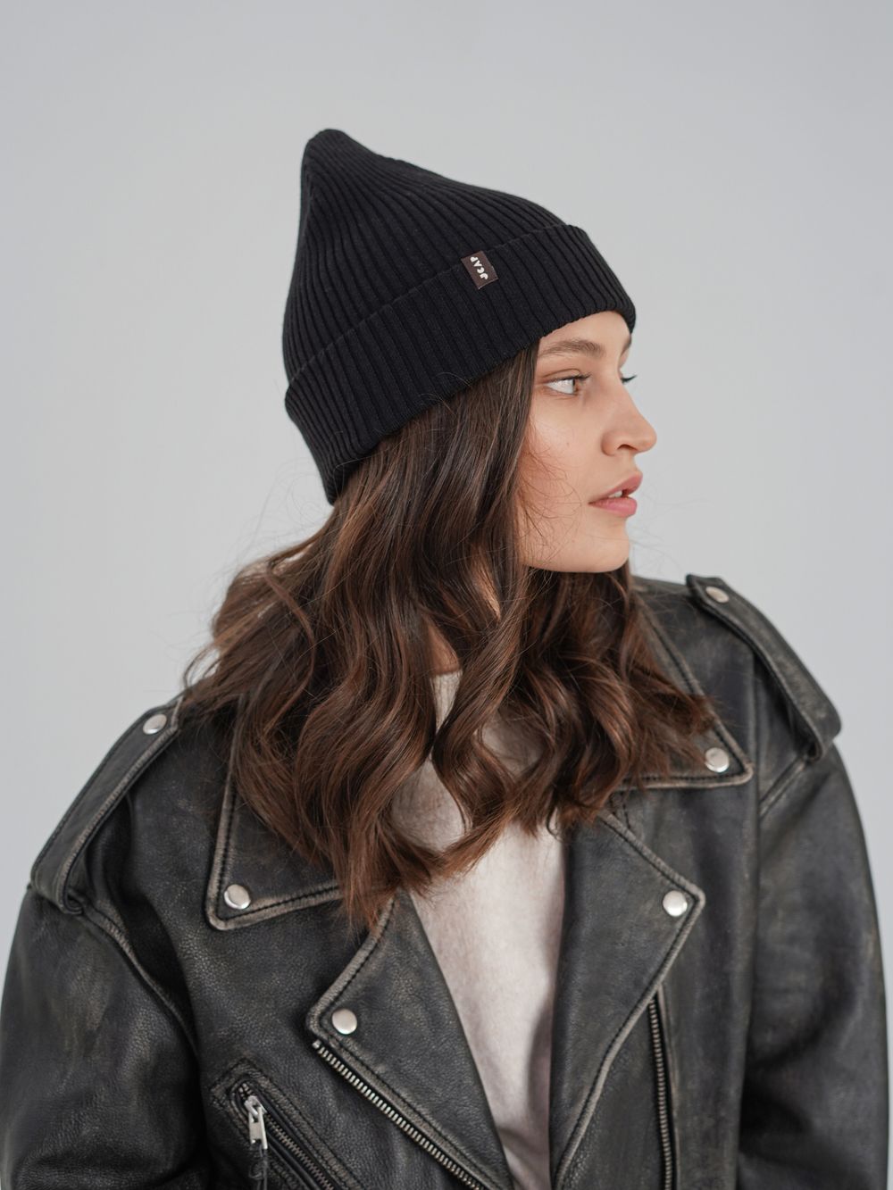 Шапка вязаная весенняя/осенняя МУЛА (ЧЕРНЫЙ)