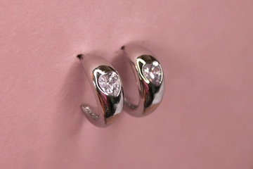 Швензы кольца-сердца инкрустированные 16х8 мм