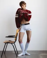 Красный свитер 