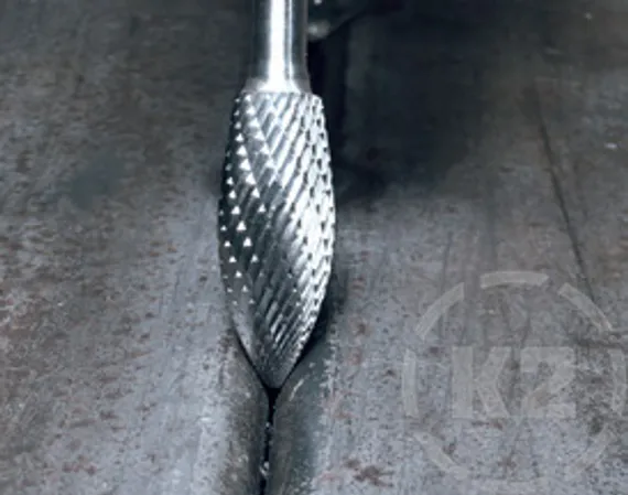 Комбинированная борфреза Karnasch остроконечная форма + угол