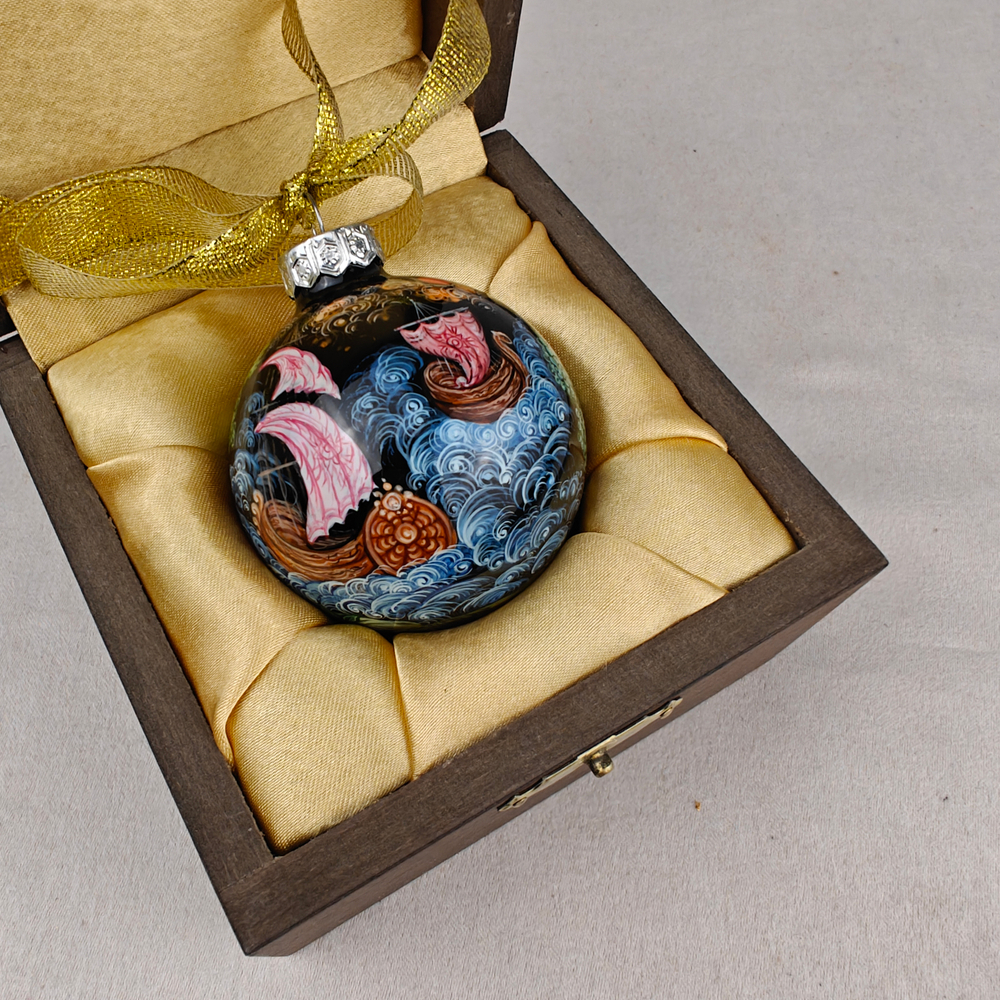 Шар новогодний с ручной росписью Палех "Сказка о царе Салтане"