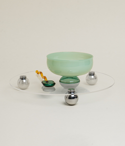 Поднос из акрила на трех сферах