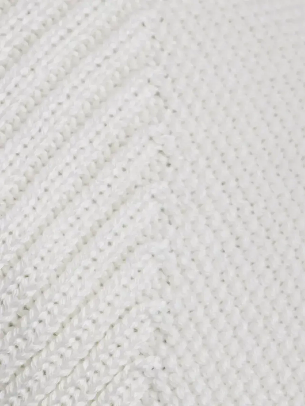 Чепчик для девочки вязаный на завязках на осень