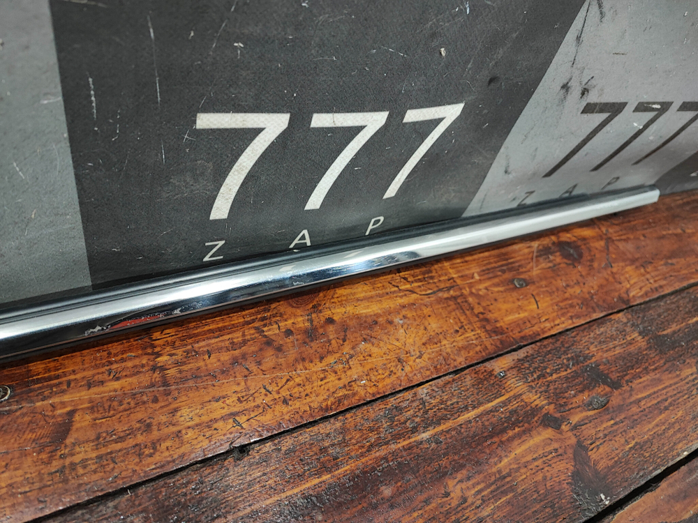 Молдинг стекла переднего левого Toyota Camry (XV70) 17-нв Б/У Оригинал 7572033170