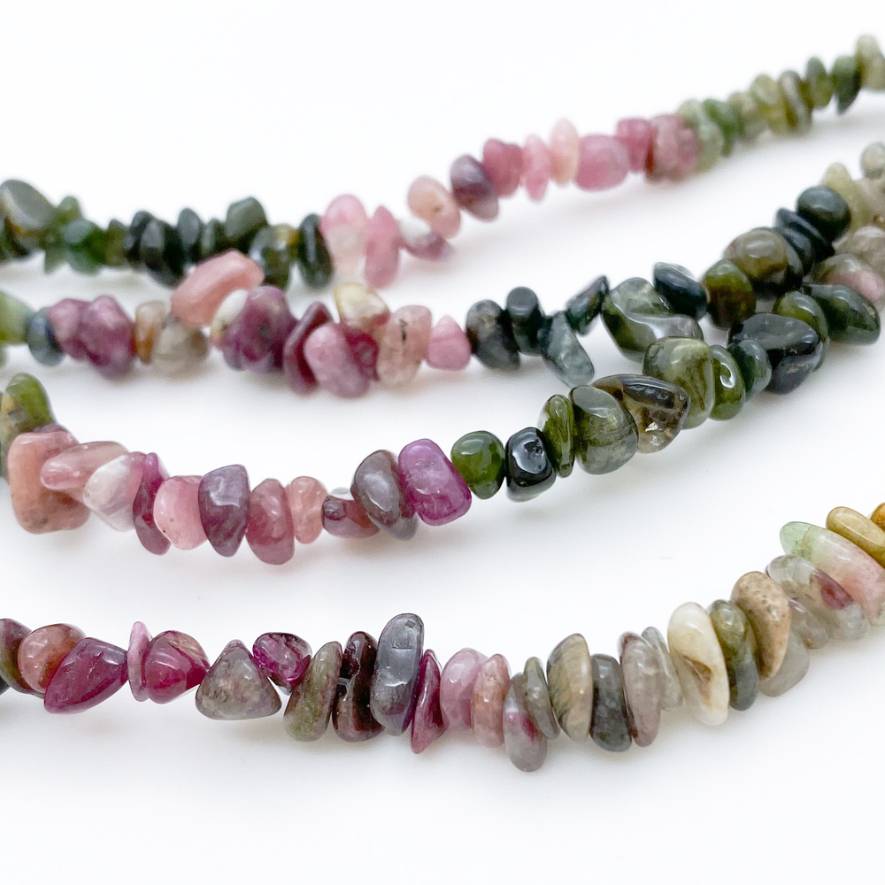 Турмалин, крошка 4-8 мм, цена за нить 38 см