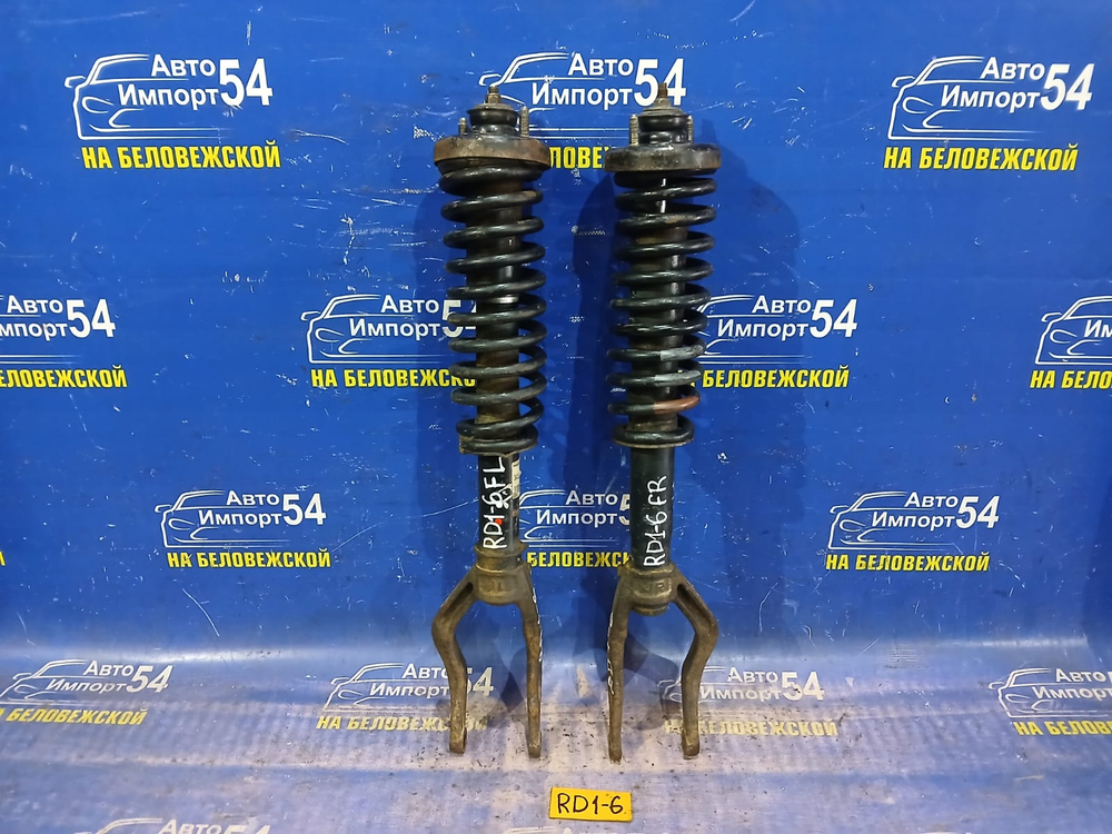 Стойка передняя левая Honda CRV 1996