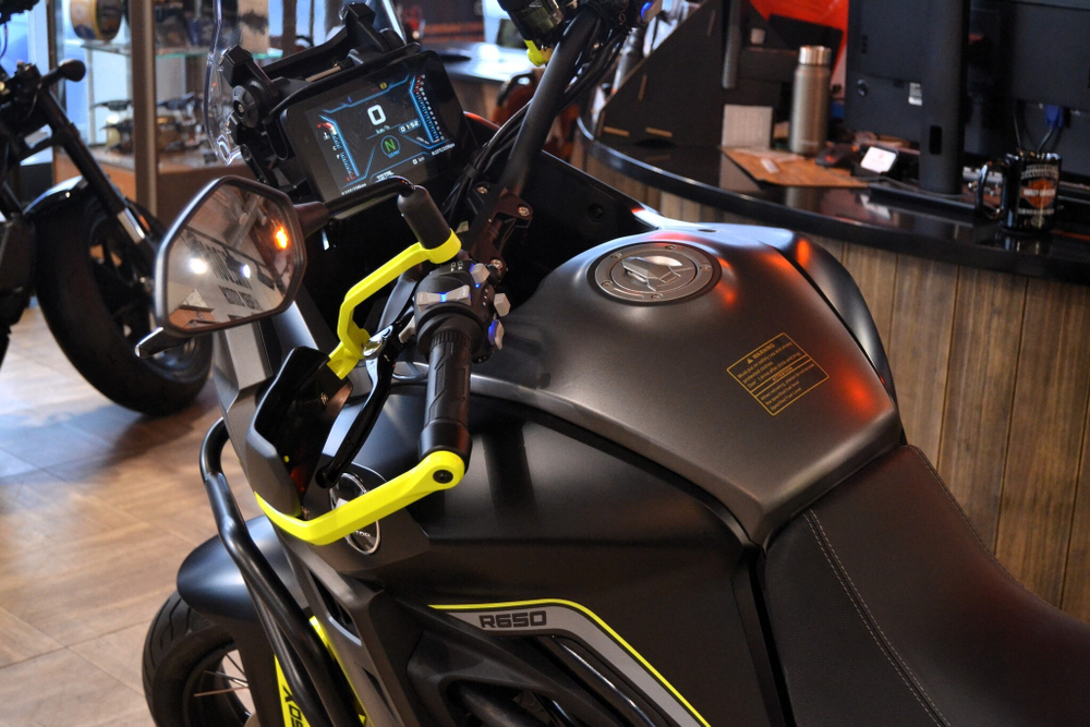 QJMOTOR SVT 650X