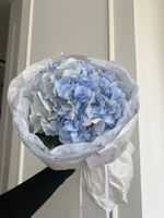 Авторский букет из гортензии в голубом оттенке