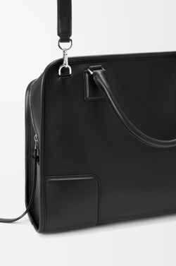 Loewe Большая сумка Amazona 180 из мягкой телячьей кожи, черный
