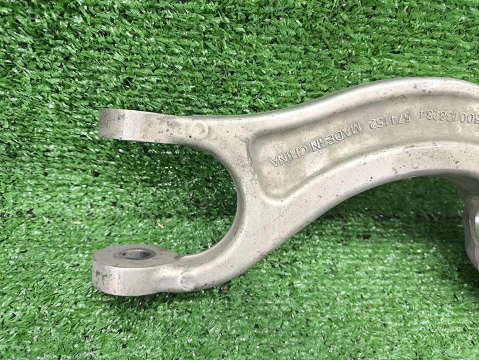 Кронштейн амортизатора передний Zeekr 001 (21-нв)