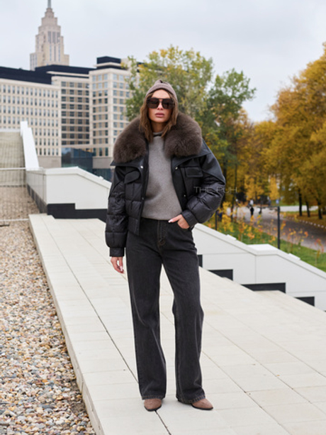 Комбинированный черный пуховик с коричневым мехом