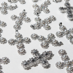 Подвеска с бейлом "Крест", хрустальный жемчуг, фианиты, 39*27,5мм, родирование