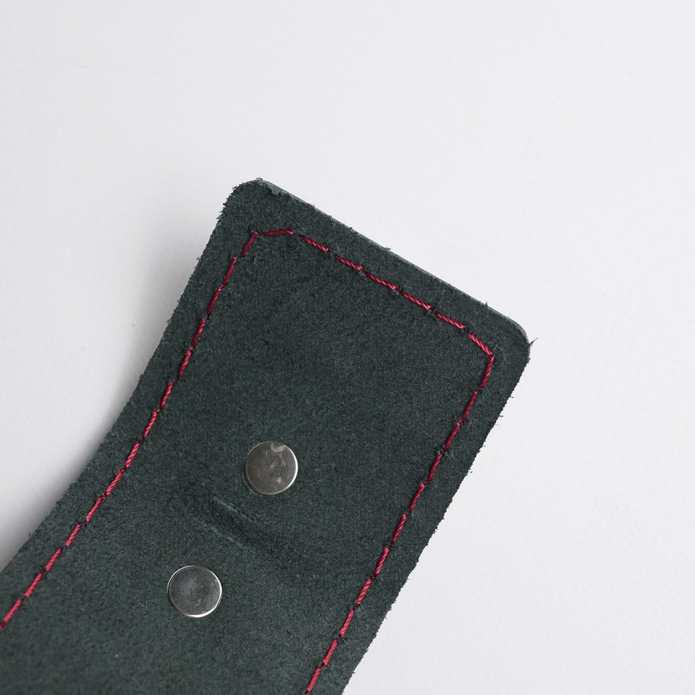 Наручники Crazy Handmade кожаные черные с красной строчкой