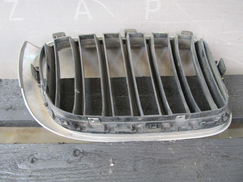 Решетка радиатора левая BMW X3 (F25) 14-17 Б/У Оригинал 51117338571