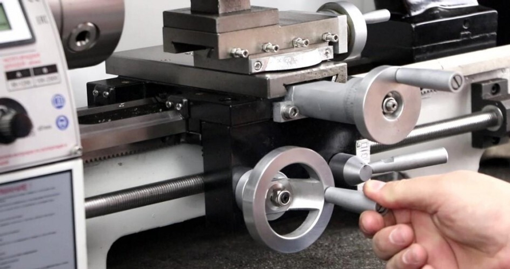 Станок токарный Visprom SPV-180x300 39001200