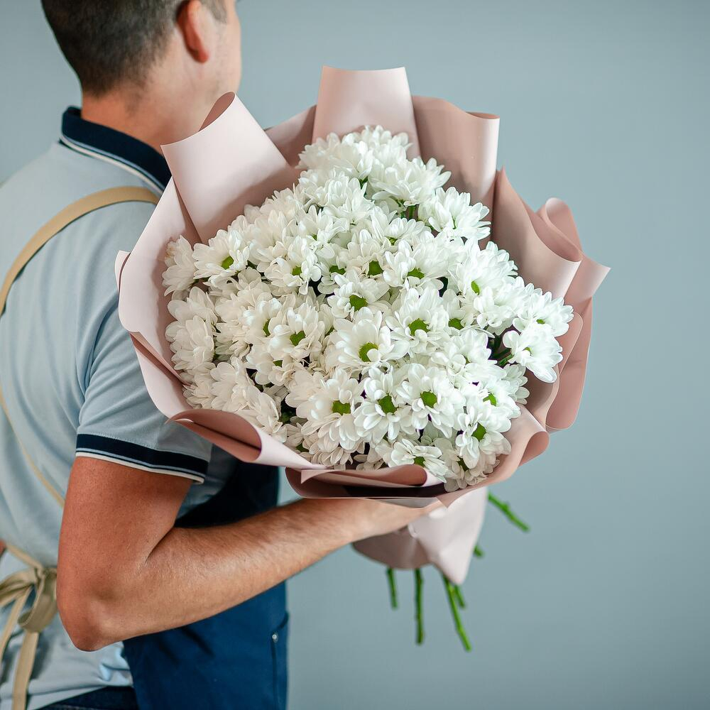 Воздушный букет из ромашковой хризантемы размер L