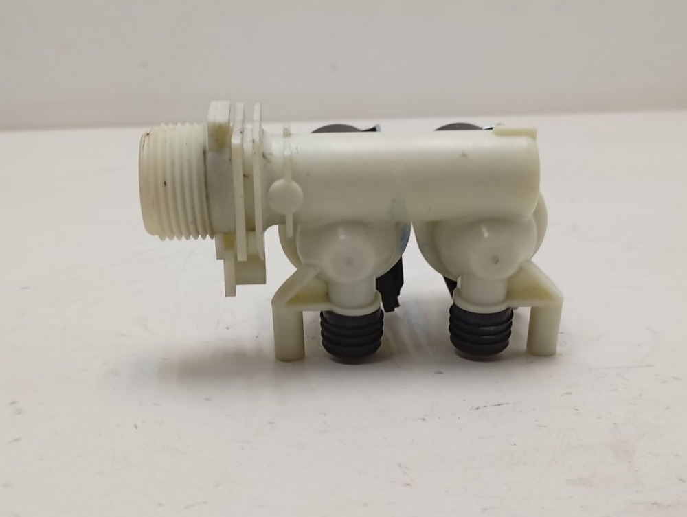 IWUB4085CIS кт59 Клапан подачи воды для стиральной машины Indesit W16001667805 б/у