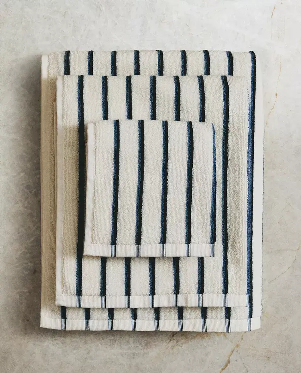 ZARA HOME БАННОЕ ПОЛОТЕНЦЕ С ЦВЕТНЫМИ ПОЛОСКАМИ, РАЗНОЦВЕТНЫЙ