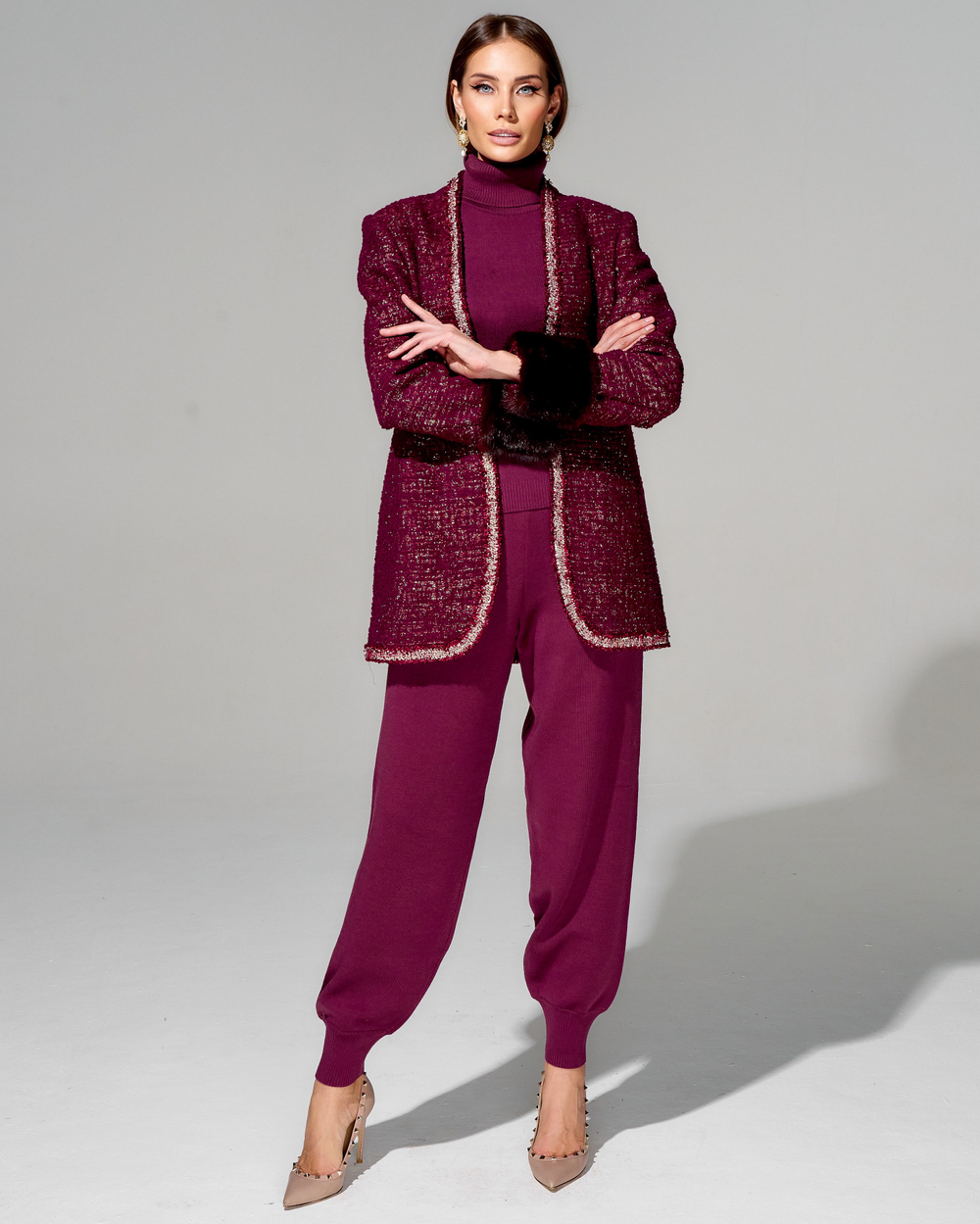 Жакет из премиального твида с меховой отделкой