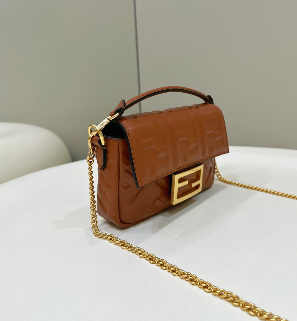 Fendi Baguette 19 cm