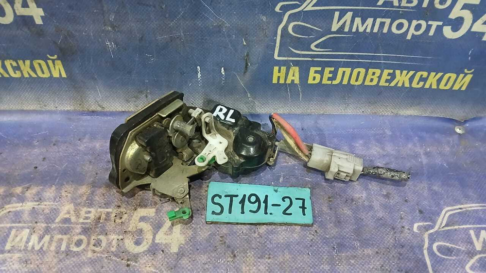 Замок двери задней левой TOYOTA CORONA 1995