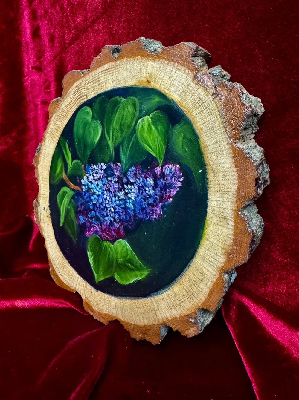 Веточка сирени - картина маслом на срезе дуба с корой | Художница Ольга Ефимова