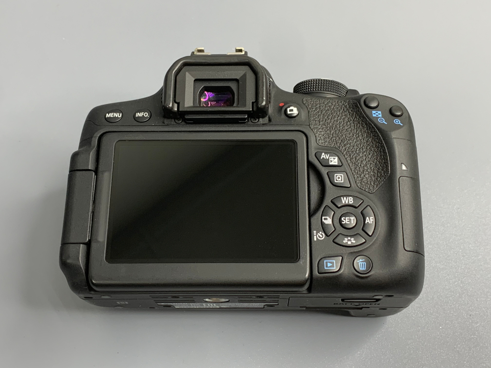 Canon 750D Kit 18-55mm IS STM 27.000 кадров