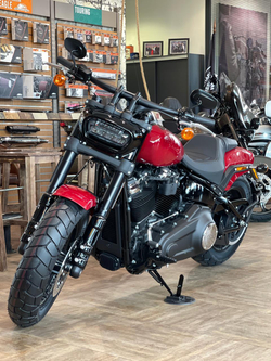 Fat Bob 114 (Fxfbs) Softail Harley-Davidson Billiard Red