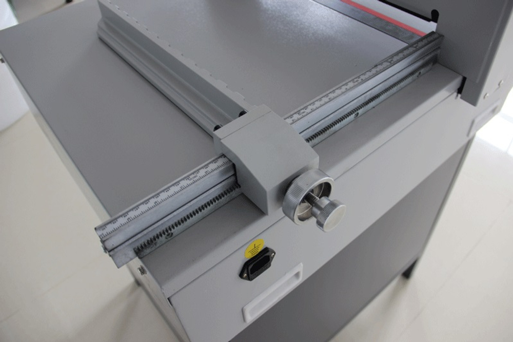 Гильотинный резак Bulros 450 V+