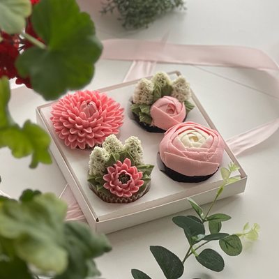 Набор «Цветочный сад»: капкейки с пионами и хризантемами