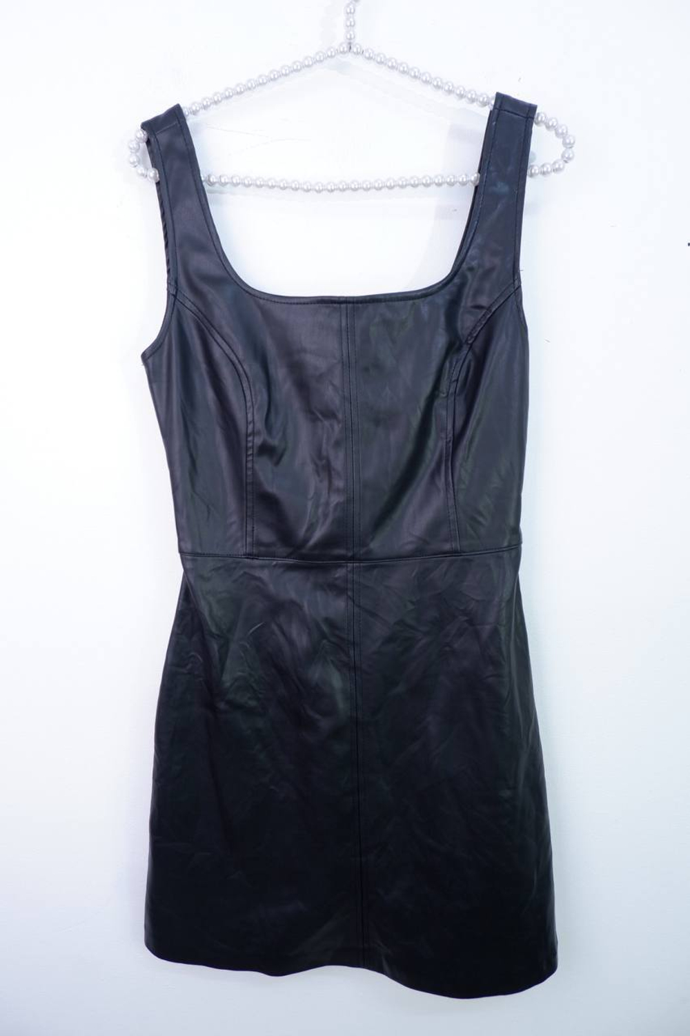 Сарафан Ostin из эко кожи, маркировка S, визуально на 44 размер