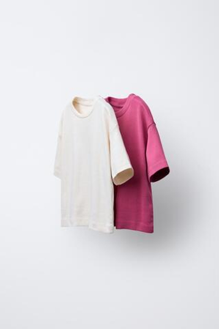 ZARA НАБОР ИЗ 2 ОДНОТОННЫХ ФУТБОЛОК С ЛОГОТИПОМ, КРАСНЫЙ