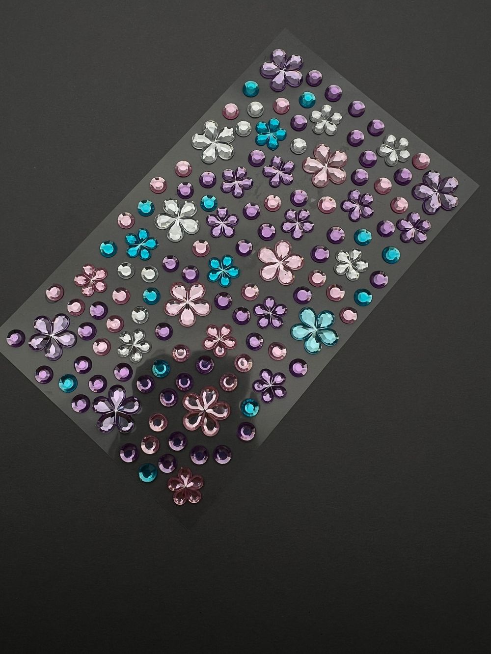 1841 Наклейки для ногтей, лица и тела микс с цветочками розовые/голубые/фиолетовые