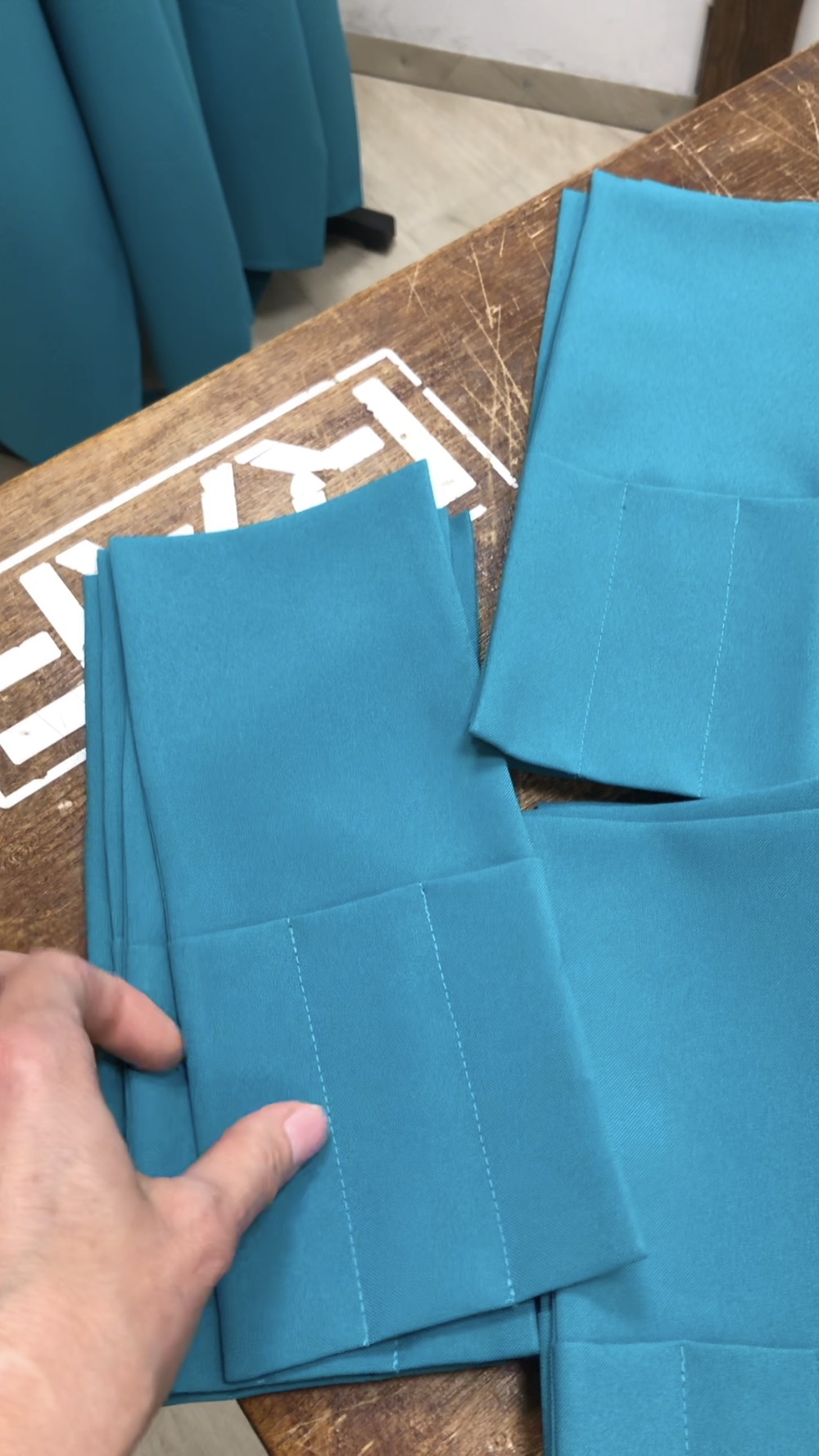 фартуки в кафе