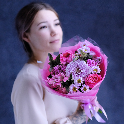 Купить Нежный букет «Барби» с пионовидными розами и тюльпанами #625