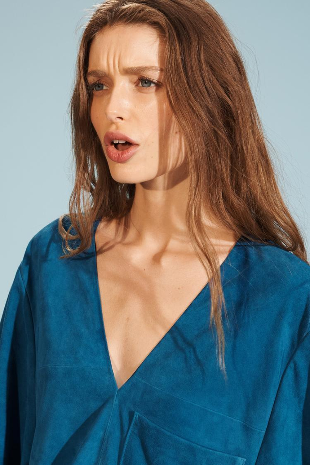 ZARA ДЛИННОЕ ПЛАТЬЕ-КАФТАН ИЗ ЗАМШИ, СИНИЙ