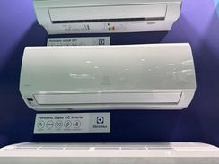 Настенная сплит-система Electrolux EACS/I-18HP/N8_23Y_in + EACS/I-18HP/N8_23Y_out, белый