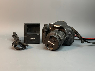 Canon EOS 600D kit 18-55mm ll 7.278 Кадров