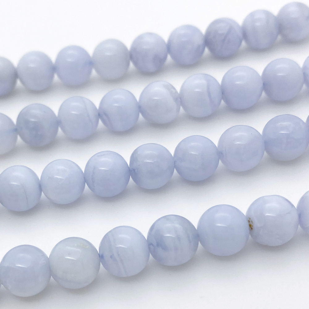 Агат голубой бусины ("Сапфирин"), диаметр 7,7-7,9 мм, цена за 12 шт (1/4 нити)