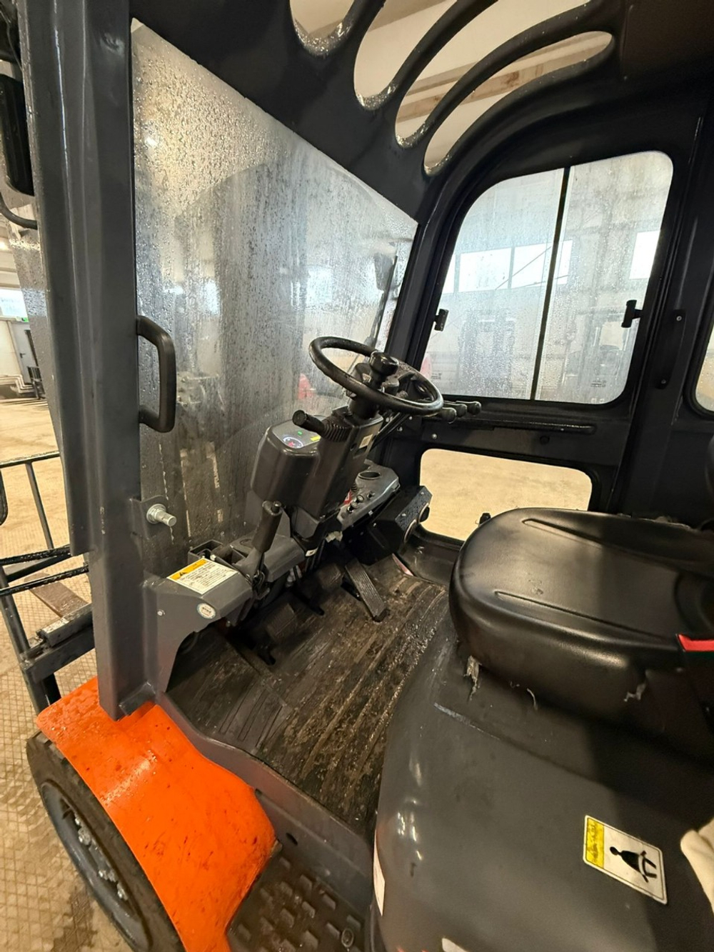 Lonking LG* Вилочный погрузчик LG30DT	(Дизельный, 2,7 л, 50 л.с., АТ)