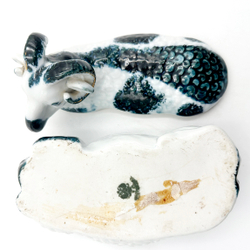 Фарфоровая масленка Баран. Фарфор, ручная роспись, золочение. Т-во М. С. Кузнецова, Россия, 1900-е.