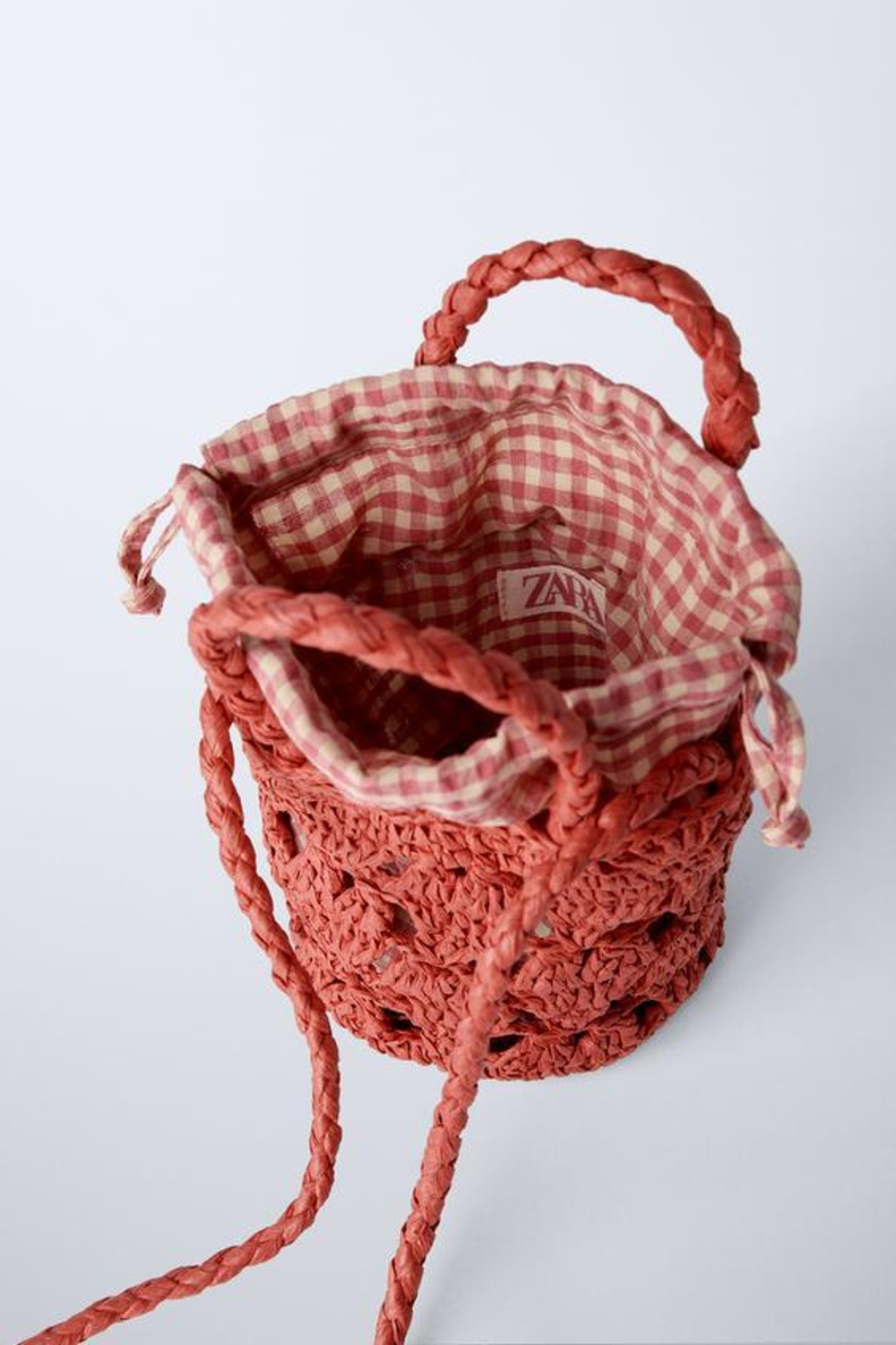 ZARA СУМКА-МЕШОК ИЗ РАФИИ С СЕРДЕЧКАМИ, КРАСНЫЙ