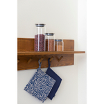 Прихватка темно-синего цвета с принтом Спелая Смородина из коллекции scandinavian touch, 22х22 см