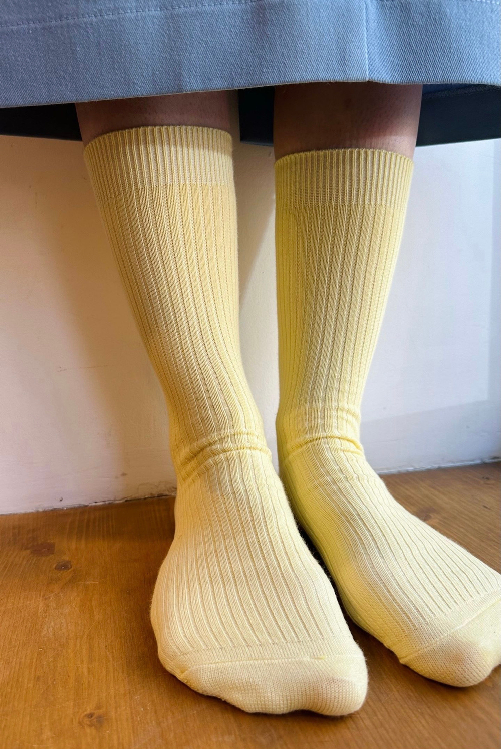 Носки из хлопка светло-жёлтого цвета