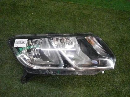 Битая Фара правая Renault Logan 2 Sandero 2 (2014-2018) галоген