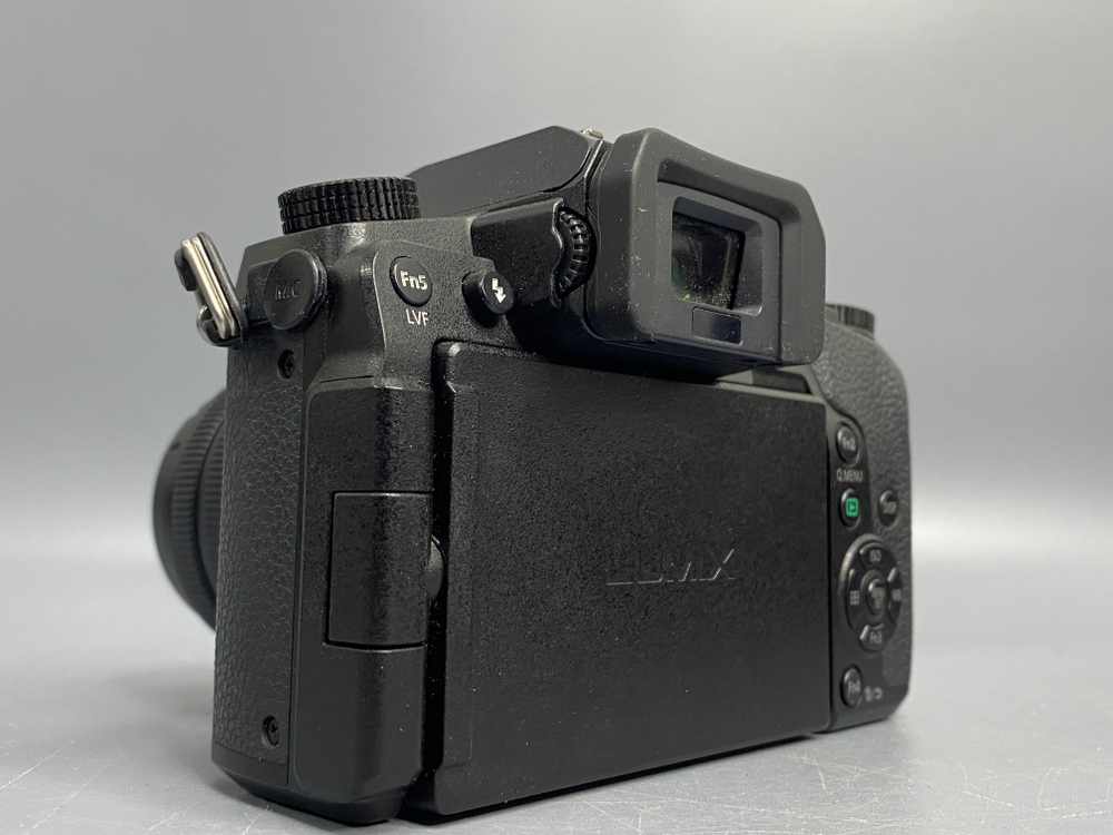 Panasonic Lumix DMC-G7 Kit 14-42mm 900 кадров