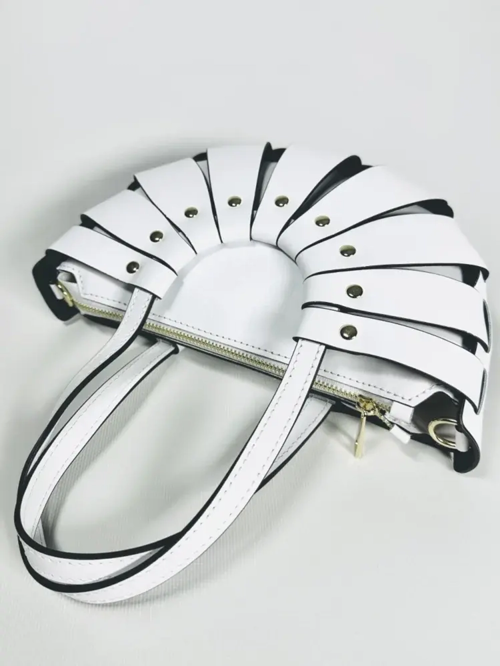 Женская белая сумка из натуральной кожи