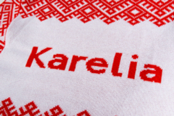 Вязаный шарф с карельским орнаментом Karelia